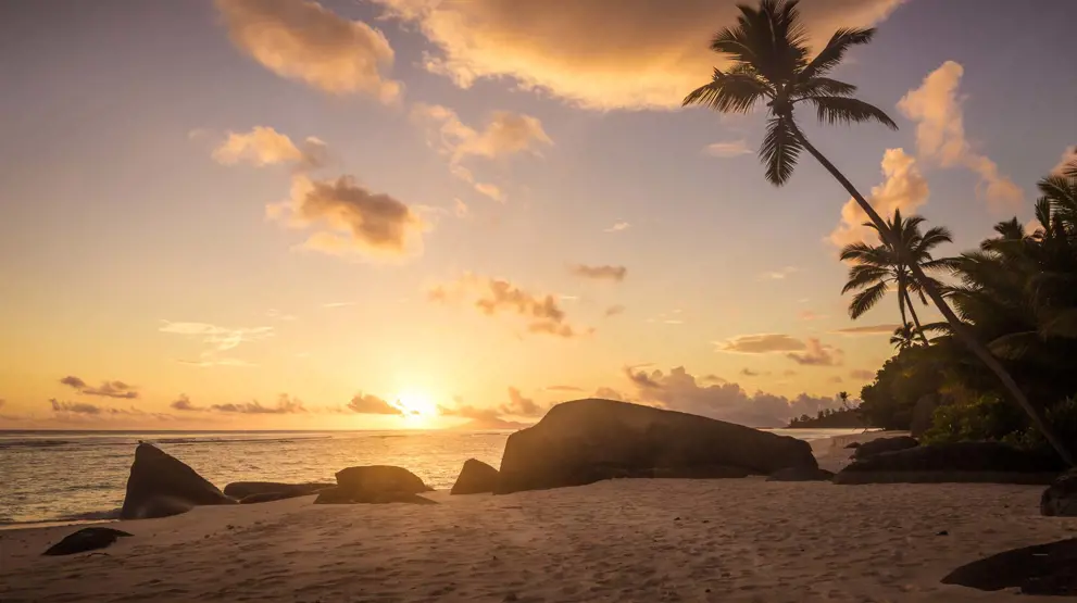 Opplev magiske solnedganger på din reise til Seychellene